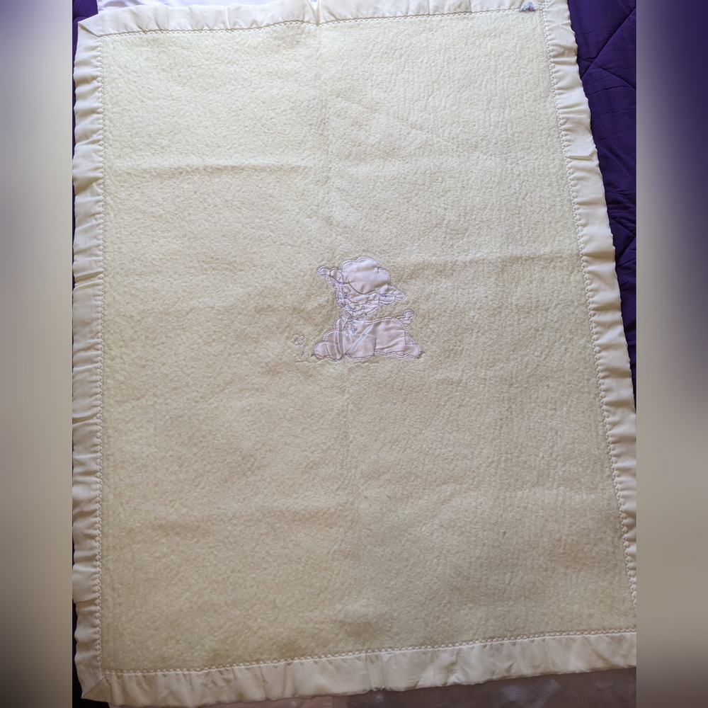 Quiltex Yellow Fleece Baby Blanket with Satin-Like Edging and Embroidered Lamb
